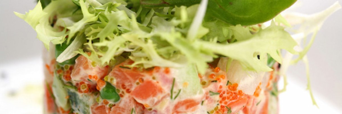 Salad with red caviar and salmon "Refinement"